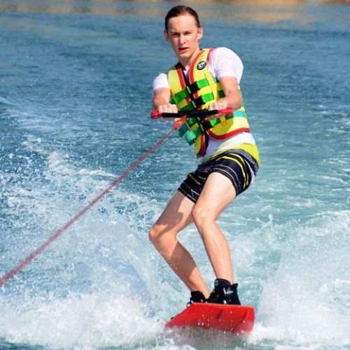 Wakeboarding in Palm Jumeirah Dubai